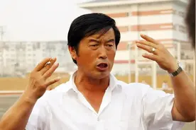 “体坛败类”，逼女队员吃禁药，被国家队开除，回家卖藏獒赚千万图片