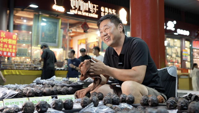 北京夜太美 | 潘家园夜市淘宝，是乐趣也是江湖