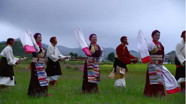 深秋的昌都：山川如画，人情暖心