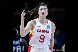 化妆染发做美甲，卷入“小三风波”的李梦，撕开宫鲁鸣“真面目”图片
