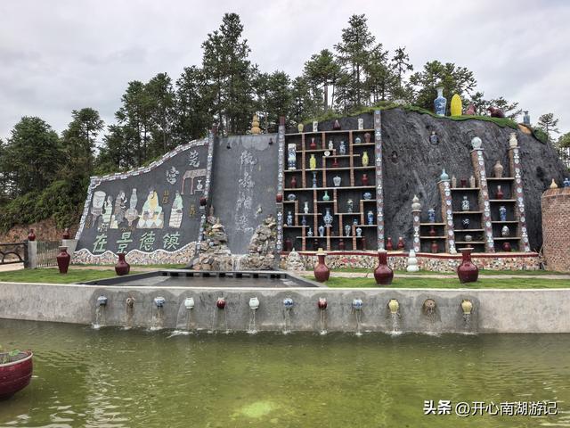 2025年秋老姐俩江西行，景德镇瓷宫，瓷奶奶独有的浪漫