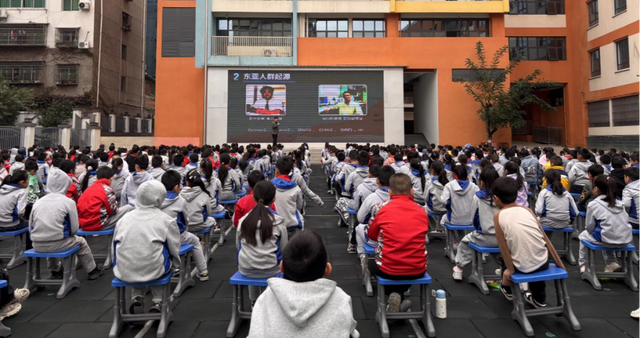 中国科学院科学家科普报告广元行之走进宝轮一小