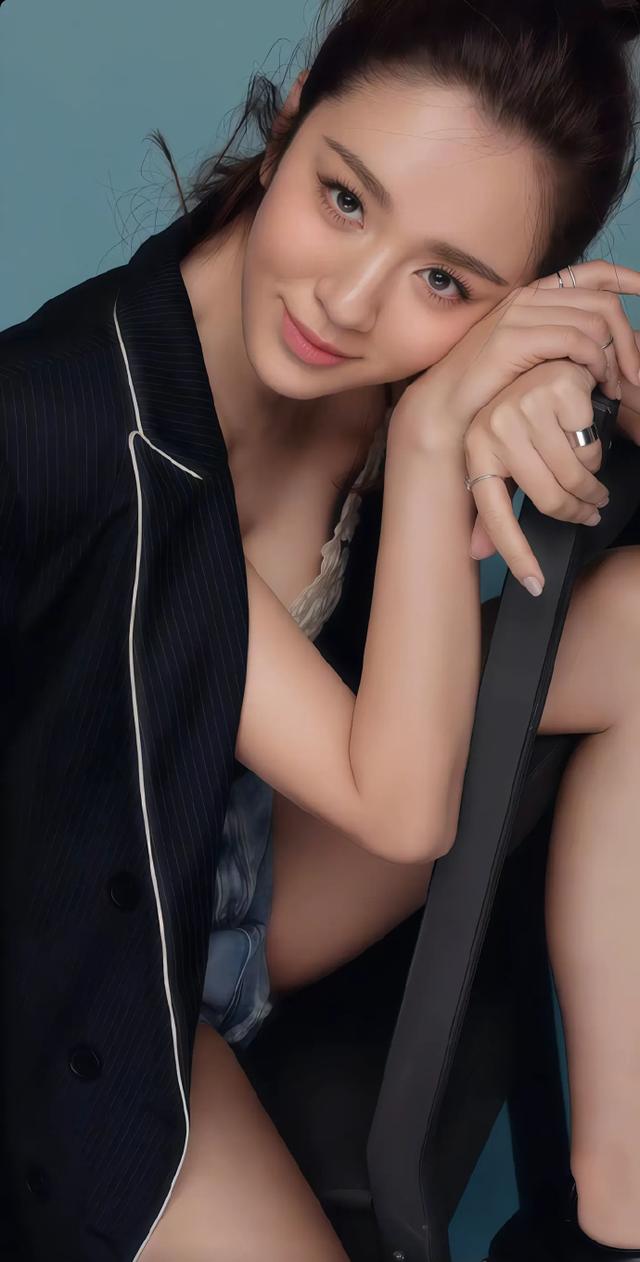 王晓晨身材前凸后翘，大白兔饱满，笑容可爱，超级吸引人，超爱了