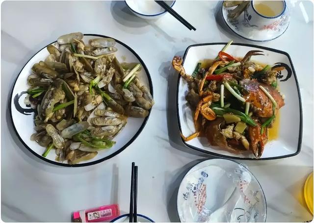 海鲜餐争议该追问的不止价格