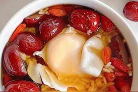 女人抗老秘诀：常吃三宝，气色红润，补水润肤，皱纹远离。图片