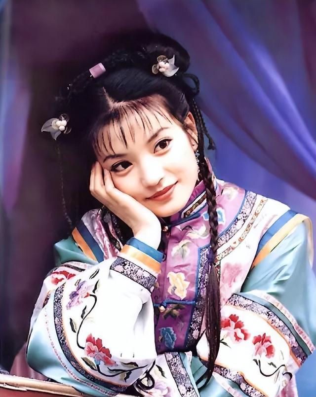 黄晓明公开点名才几天，赵薇近况接连曝光，有一点4年前就注定