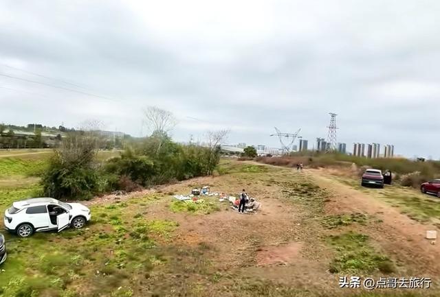 成都市区最大免费露营地，可以烧烤、烤肉，公共交通可到达！