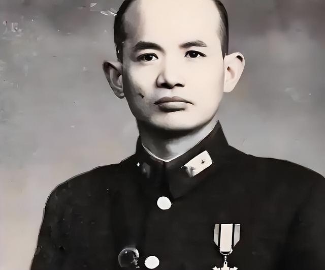 蒋介石棺椁38年未开启，守灵人晚年吐真言：里面早已腐烂不堪