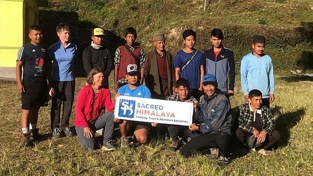 喜马拉雅山谷15人困3天！直升机求援被拒，救援队距营地1.8公里