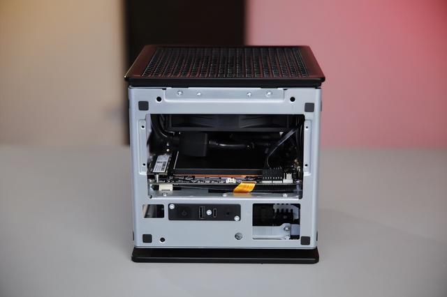 小巧强悍还静音 abee迷你液冷AI工作站评测：235B大模型流畅跑