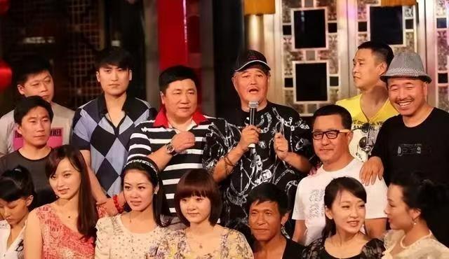 “牡丹花下死，做鬼也风流”！如今，谁也救不了风流成性的宋小宝