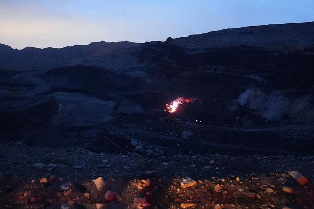 贺兰山煤矿自燃300多年，距黄河只有55公里，为何不用水浇灭