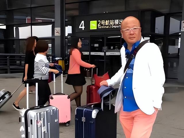 中国首例1000亿骗局！上百万人血本无归，凶手却每天花两万养情妇