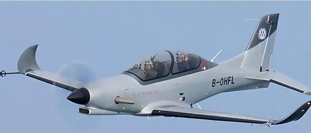 迪拜航展惊艳全场，TA20性能拉满，初教6还能飞多久