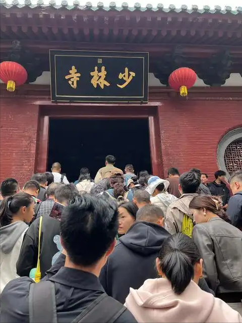 释永信倒台后，老乡才敢说实话，当年他想两三万一户买下整个村