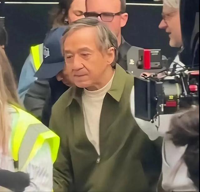 被迫去世？这次，官媒发文曝光成龙的真实现状，韩红的话有人信了