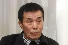 没想到，77岁的何庆魁就这样被儿子扒了脸：父亲已经老的嫖不动了图片