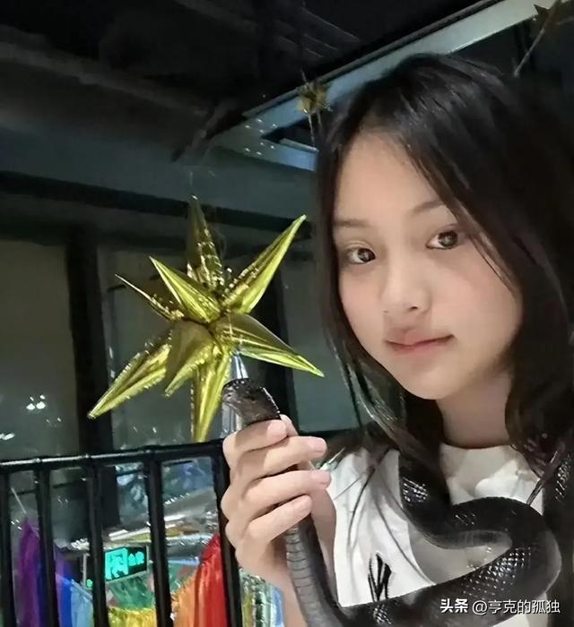 李小璐：年轻时管不住下半身，如今让自己的女儿买了单，她后悔么