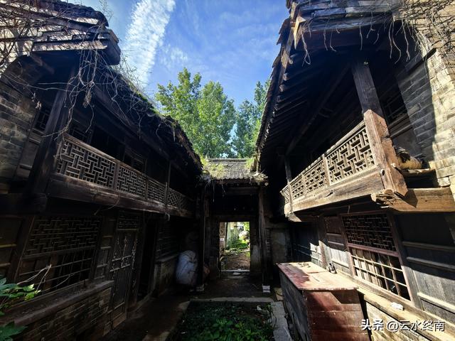 谁给的胆子，敢称“西安城南第一村”，就凭这古戏台和老房子吗？