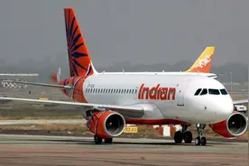 印度航空公司证实此事为真！阿三哥飞机上小便，撒了日本乘客一身图片