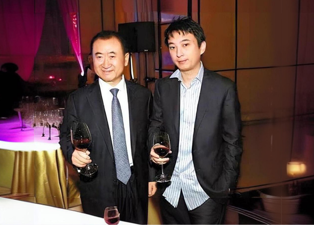 挥霍无度、风流成性，71岁的王健林，惨遭亲儿子王思聪的“反噬”