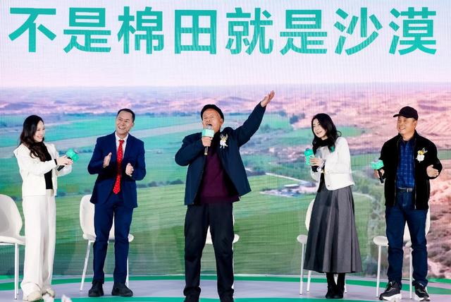 老夫少妻的"残酷现实"，在梁锦松和伏明霞身上展现的淋漓尽致