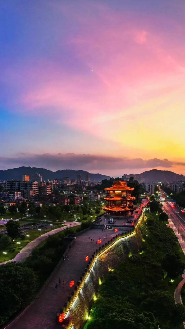 今天18:20，打开电视看肇庆亮相央视一套！