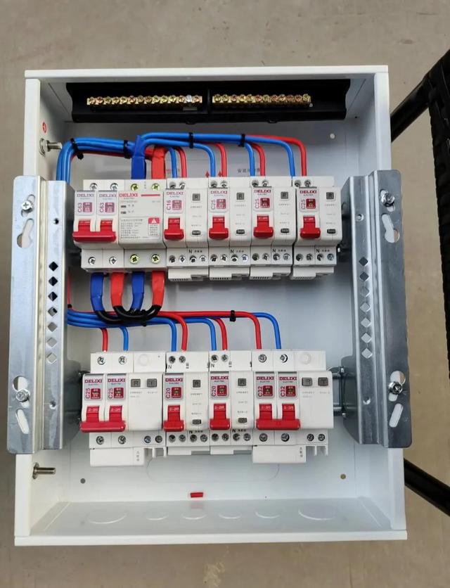 光伏电站的“保命开关”有多关键？全球为何只有几家能造？