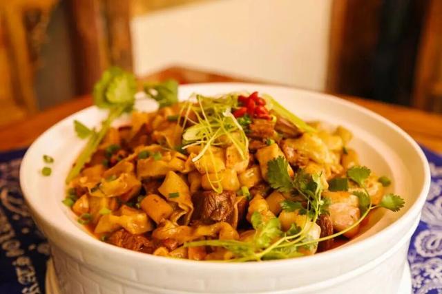 从一碗牛肉面开始，解锁初冬金昌的一日漫游