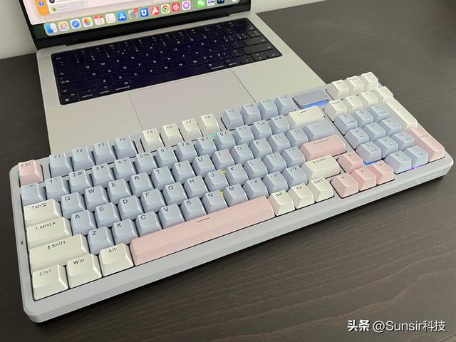 200多元入手客制化机械键盘，雷柏V700DIY-98机械键盘是真的香