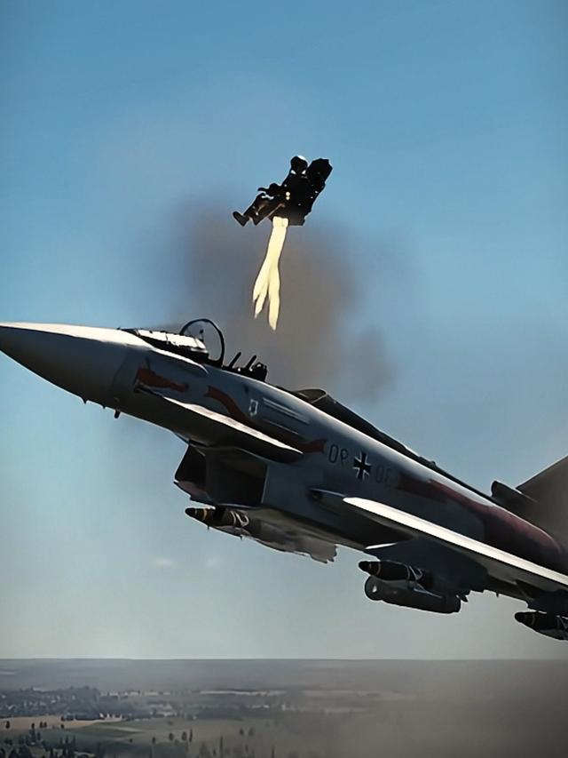 起飞前还在漏油！印度“光辉”战机迪拜坠毁，飞行员为何没跳伞？