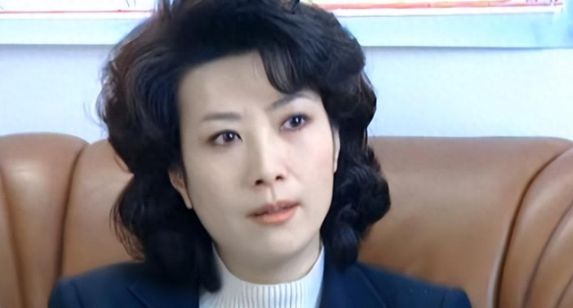 权色交易、陪睡上位，她压根不沾边，简直是娱圈的一股“清流”