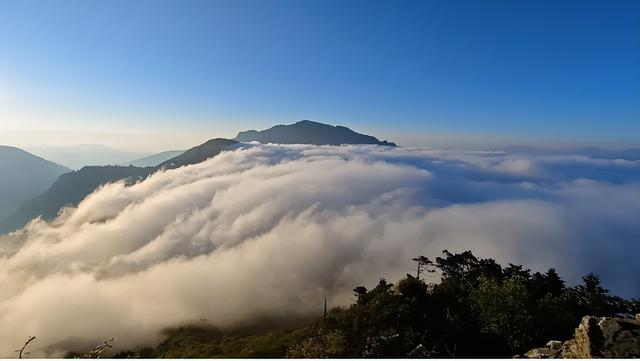 四川省泸定县历史沿革及行政区划