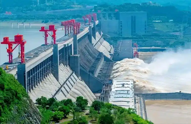 三峡大坝“账本”出炉：运行了20余年，当初2500亿投入回本了吗？
