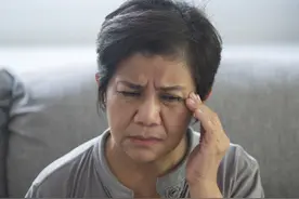 55岁大妈吃氨氯地平，突发脑梗，医生怒斥：降压药怎么能这么吃图片