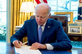 最后的疯狂！拜登签国防法案，107次提中国，布林肯再提台湾有事图片