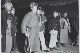 东北旧事女炮手：地主姨太偷人，解枪栓冻住尿呲不开难题，胡子懵图片