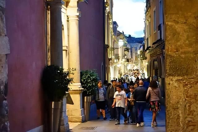 为什么现在大部分中国人出国旅游之后，都还是觉得中国最好？