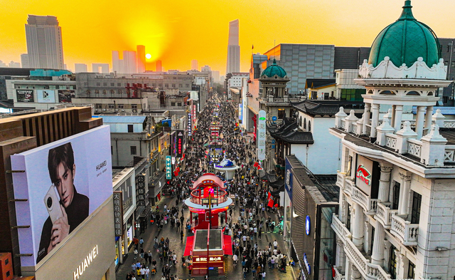 正午·12点 | “迟到的金黄”来了！沈水湾银杏正值最佳观赏期