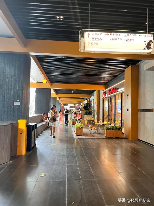南昌地铁.更新天地，美食丰富！