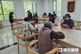剪纸寄廉情 巧手扬清风图片