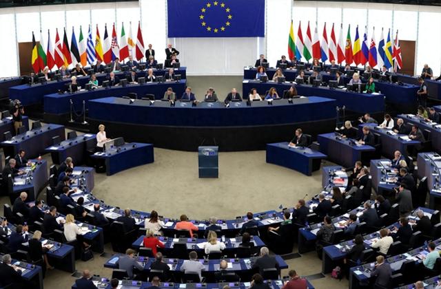 经济崩了，盟友全跑了，和中国决裂的欧洲小国	，现在想找中国填坑