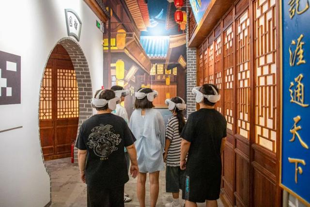 台儿庄古城复兴楼“登高祈福”，愿你拾级而上，步步皆好运！