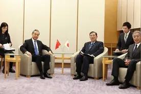石破茂没把中方劝告听进去，日本投降日这一天，他要“装失忆”图片