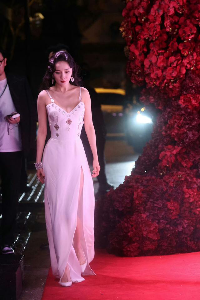美图福利(17)，林允、杨幂、卢昱晓、宋雨琦、李一桐、孔雪儿