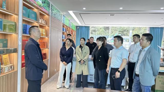 石泉县经贸科技局：汇聚电商产业力量 城市发展添新活力
