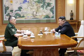 30多国众筹武器打俄，俄副防长赴朝，金正恩定调合作，俄朝背靠背图片