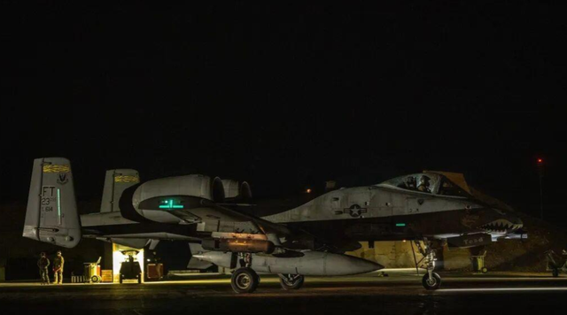 一百枚导弹从天而降，美军发起斩首行动，特朗普下令	，英法表忠心