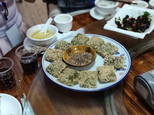 镰刀剃头，火枪为伴：我与岜沙苗寨的时空穿越之旅