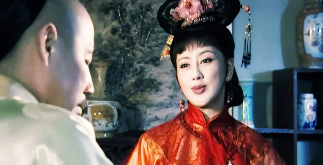 她是中国第一美妇，坐牢、离婚、拍三级片，还因太美被克林顿接见